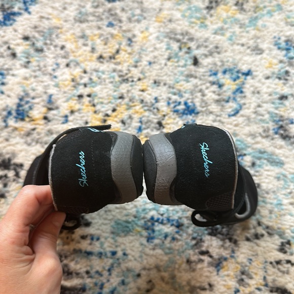 Skechers Relaxed Fit Memory Foam Shoes Mary Janes Black Size 5 Great condition - Picture 9 of 12